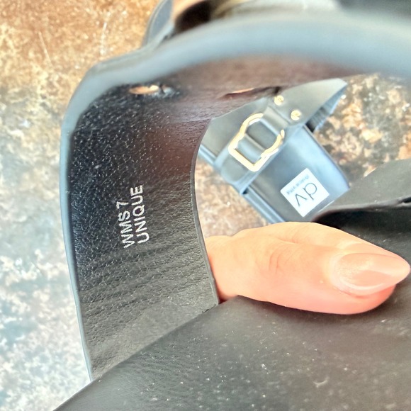 Dolce Vita Sandals Double Strap Black Slides Gold Buckles Womens Brand New NWOT - Picture 4 of 5